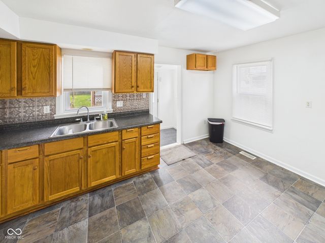 309 E 34th Street, Anderson, IN 46013