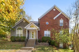 236 Running Creek Dr, Shepherdsville, KY 40165