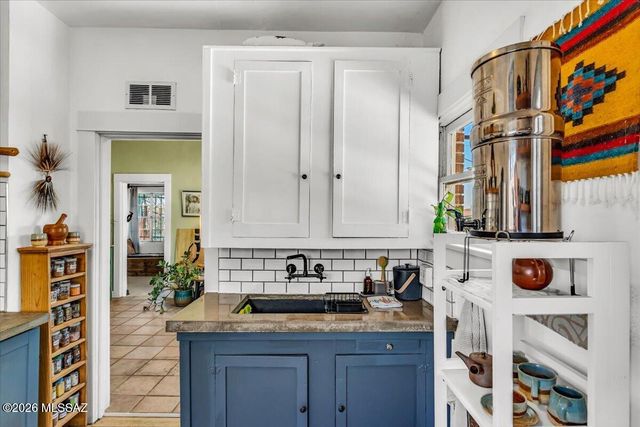 1424 N 5th Avenue, Tucson, AZ 85705