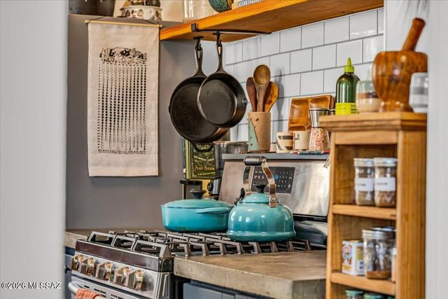 1424 N 5th Avenue, Tucson, AZ 85705