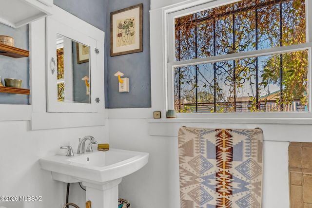 1424 N 5th Avenue, Tucson, AZ 85705