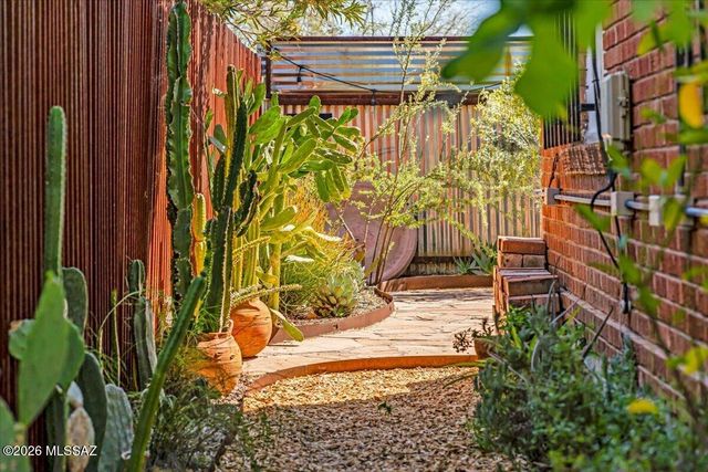 1424 N 5th Avenue, Tucson, AZ 85705