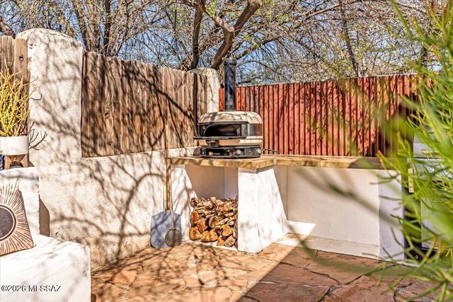 1424 N 5th Avenue, Tucson, AZ 85705