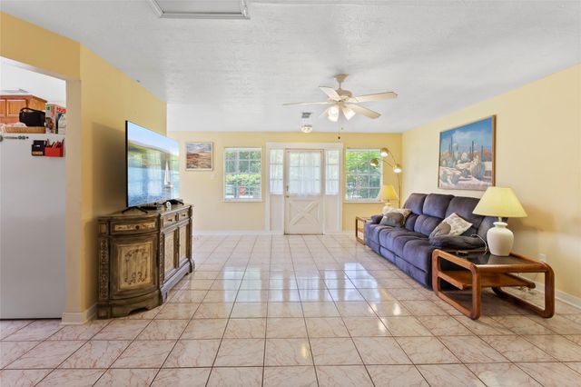 4444 18th Street, Bacliff, TX 77518