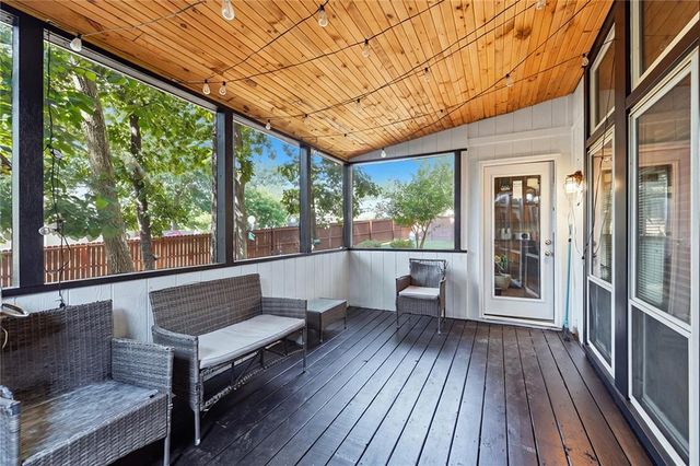 1732 NE 80th Place, Kansas City, MO 64118