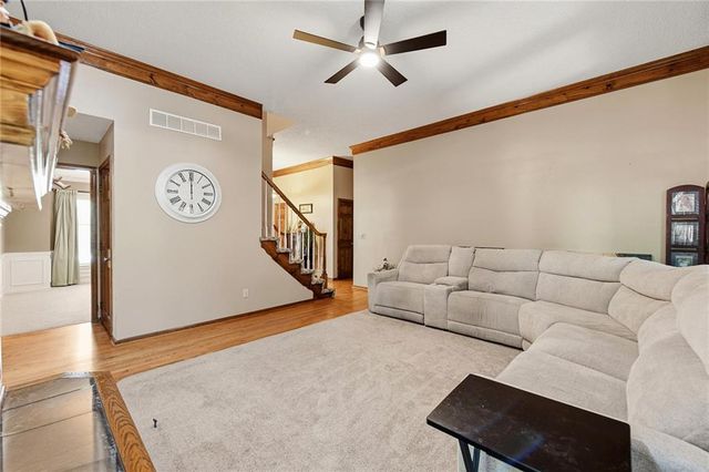 1732 NE 80th Place, Kansas City, MO 64118