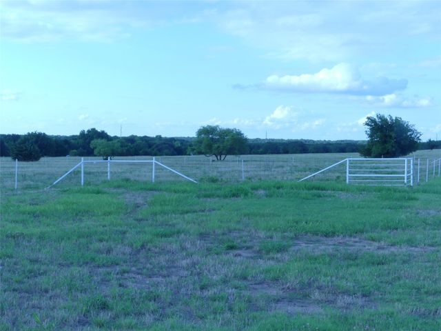 644 Macs Grocery Road, Bowie, TX 76230