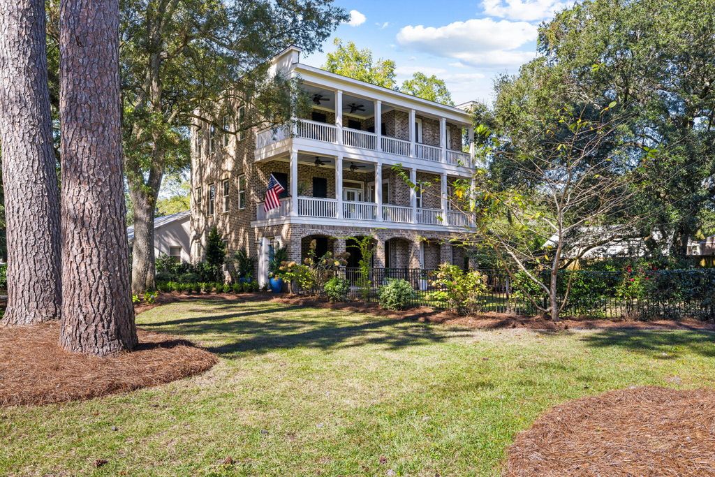 2112 Parkway Drive, Charleston, SC 29412