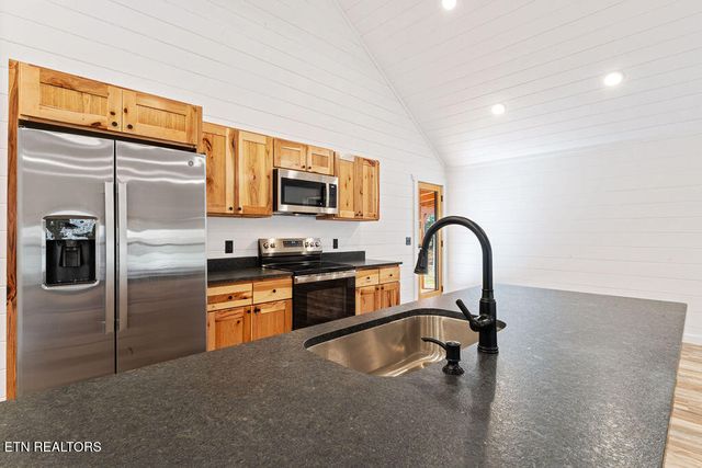 231 Sunset Boulevard, White Pine, TN 37890