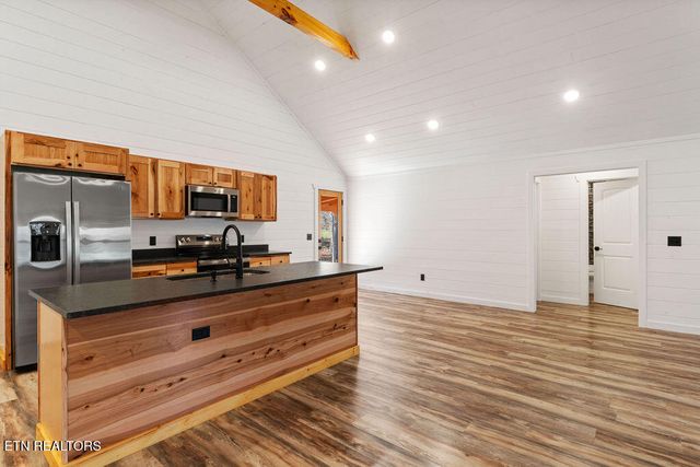 231 Sunset Boulevard, White Pine, TN 37890