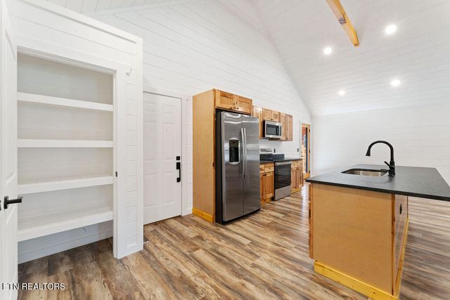 231 Sunset Boulevard, White Pine, TN 37890