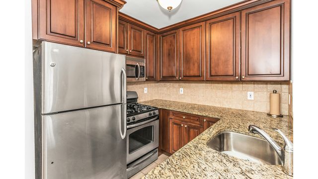 15031 12th Ave Apt 301, New York City, NY 11357