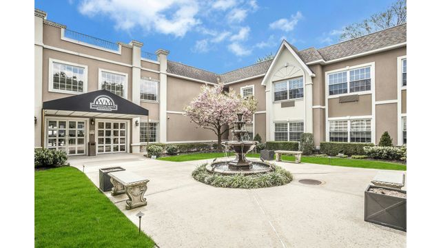 15031 12th Ave Apt 301, New York City, NY 11357