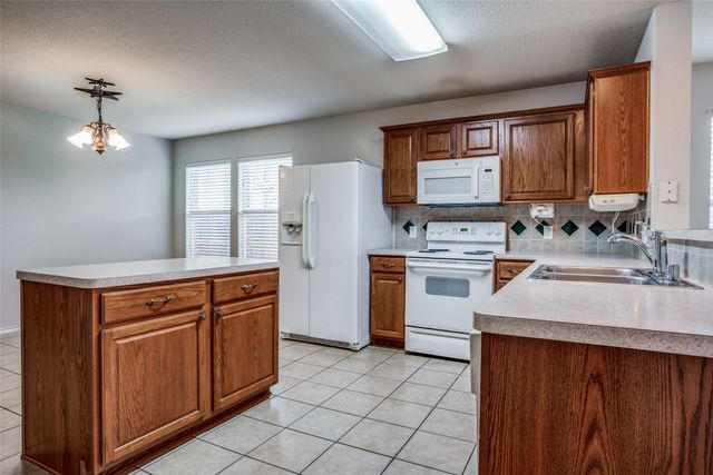 821 Oak Hollow Lane, Anna, TX 75409