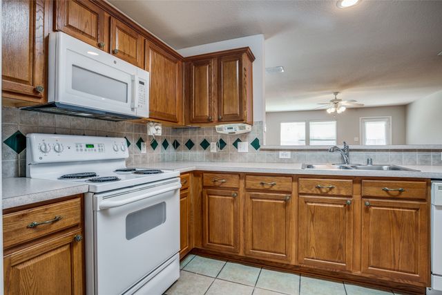 821 Oak Hollow Lane, Anna, TX 75409