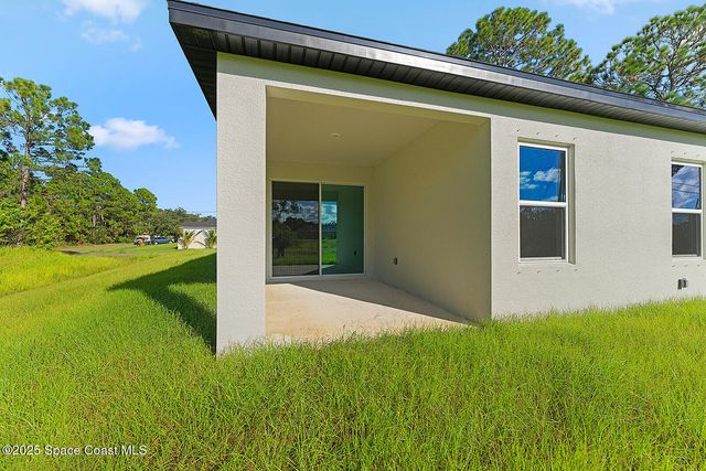 2718 Lakeland Avenue SW, Palm Bay, FL 32908