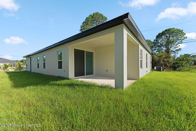 2718 Lakeland Avenue SW, Palm Bay, FL 32908