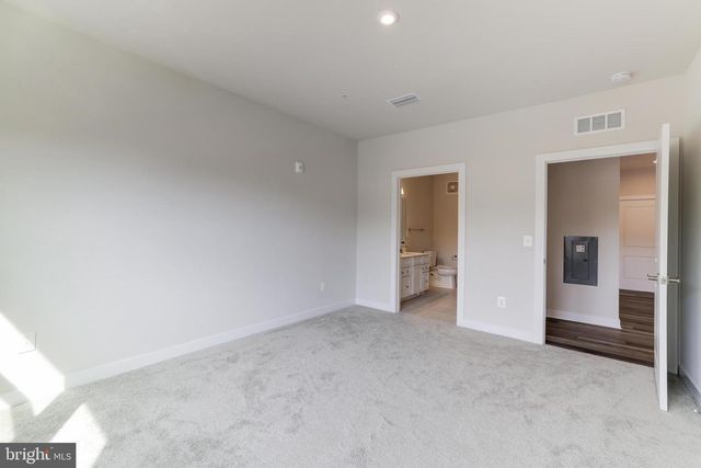 46270 MOUNT ALLEN TER #403, Sterling, VA 20164