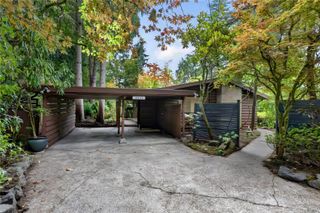 18456 40th Place NE, Lake Forest Park, WA 98155