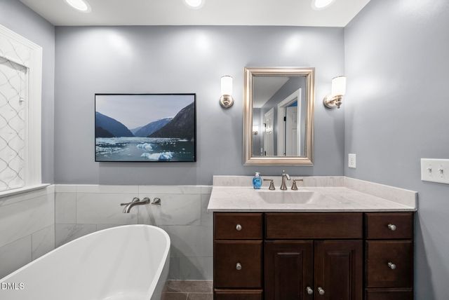 128 Wheatsbury Drive, Cary, NC 27513