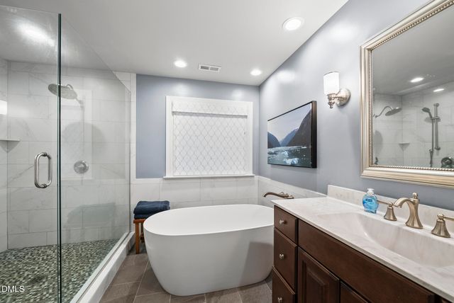 128 Wheatsbury Drive, Cary, NC 27513