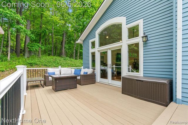 2533 Spring Grove Drive, Brighton, MI 48114