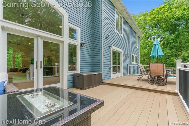2533 Spring Grove Drive, Brighton, MI 48114