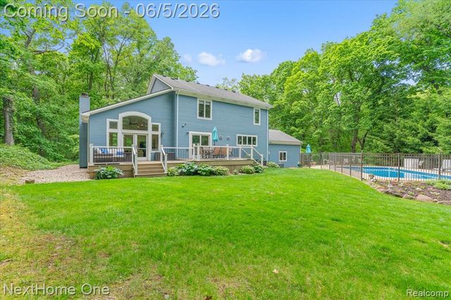 2533 Spring Grove Drive, Brighton, MI 48114