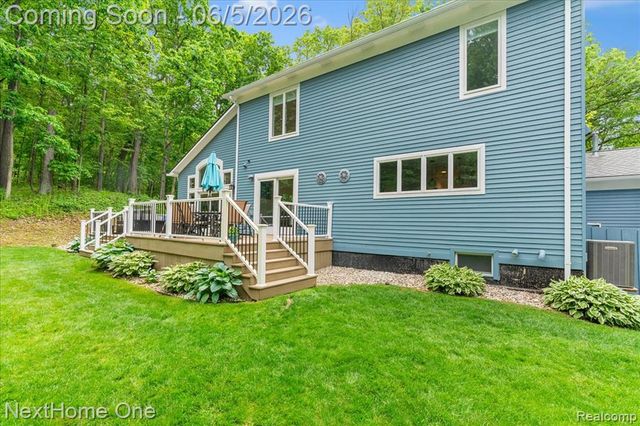 2533 Spring Grove Drive, Brighton, MI 48114