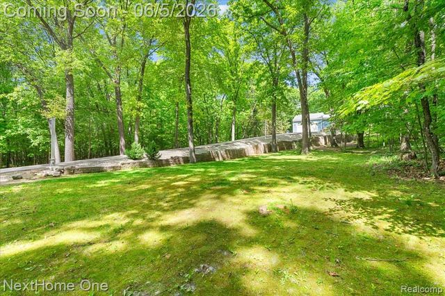 2533 Spring Grove Drive, Brighton, MI 48114