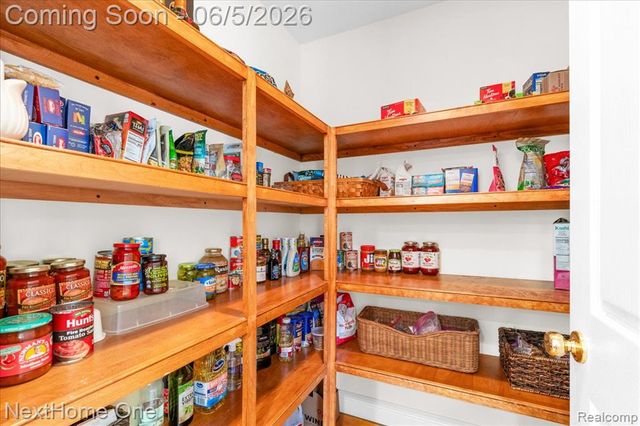 2533 Spring Grove Drive, Brighton, MI 48114