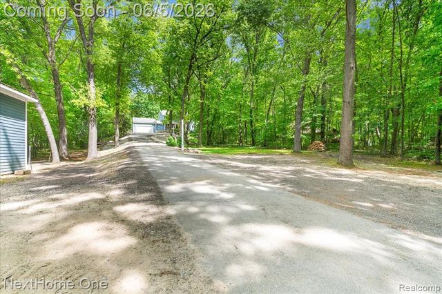 2533 Spring Grove Drive, Brighton, MI 48114