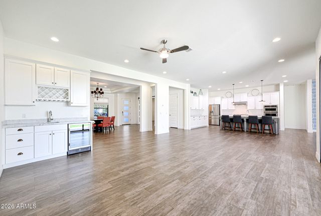 4310 E KINGS Avenue, Phoenix, AZ 85032
