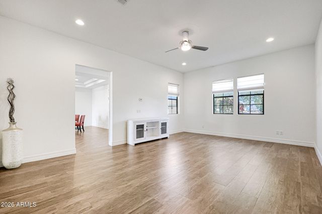 4310 E KINGS Avenue, Phoenix, AZ 85032