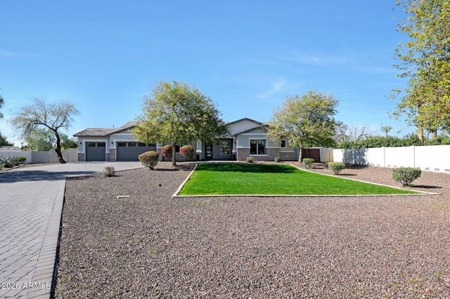 4310 E KINGS Avenue, Phoenix, AZ 85032