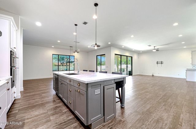 4310 E KINGS Avenue, Phoenix, AZ 85032