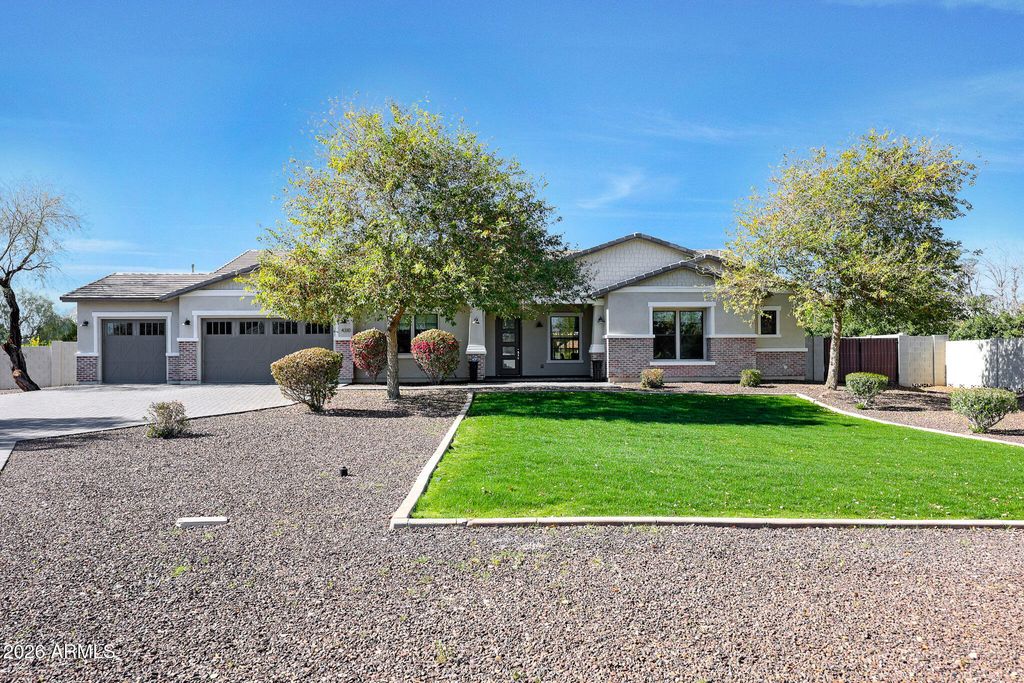 4310 E KINGS Avenue, Phoenix, AZ 85032
