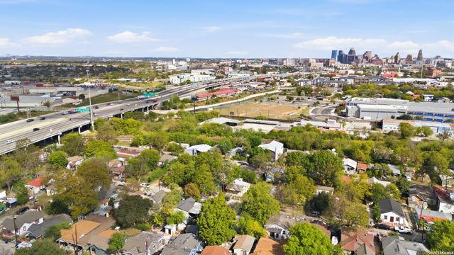155 W Zavalla, San Antonio, TX 78204