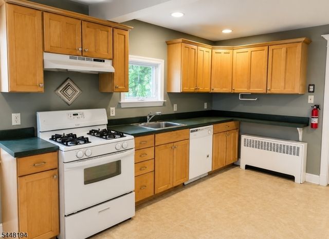 89 Linden St, Bridgewater Twp., NJ 08807
