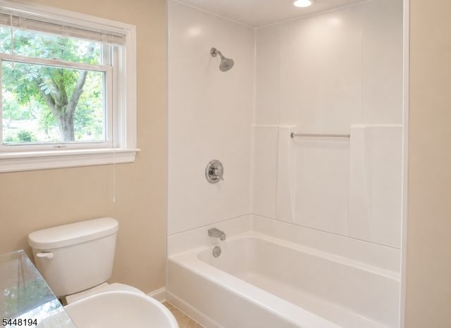 89 Linden St, Bridgewater Twp., NJ 08807
