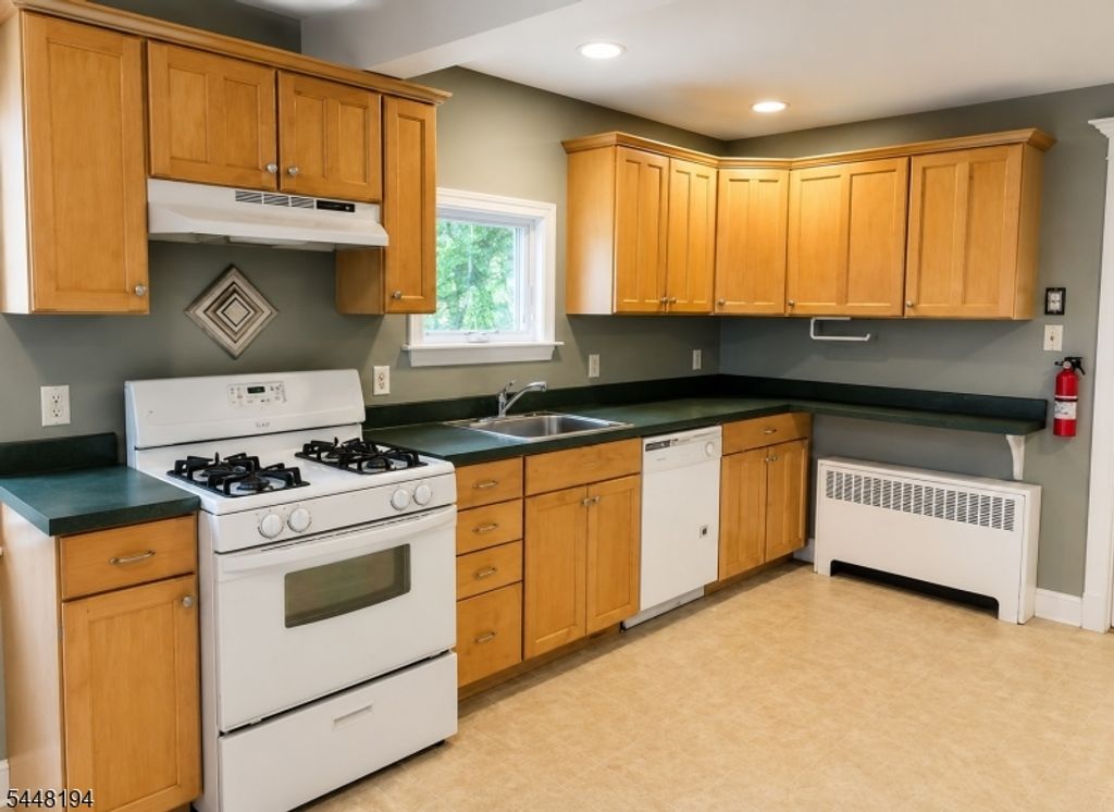 89 Linden St, Bridgewater Twp., NJ 08807 — photo 5