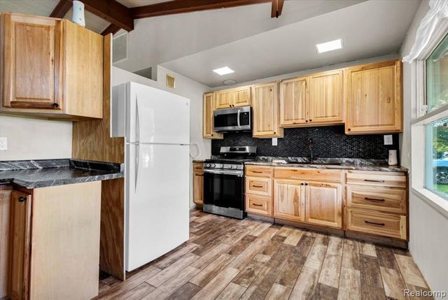 1819 Carmanbrook Parkway, Flint, MI 48507