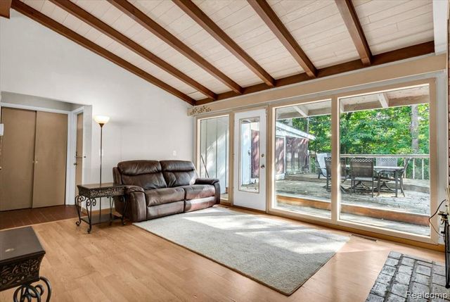 1819 Carmanbrook Parkway, Flint, MI 48507