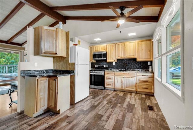 1819 Carmanbrook Parkway, Flint, MI 48507