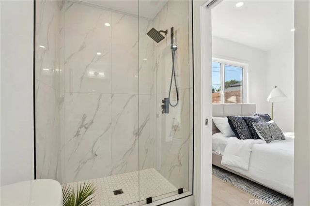 13907 Wyandotte Street, Van Nuys, CA 91405