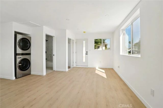 13907 Wyandotte Street, Van Nuys, CA 91405