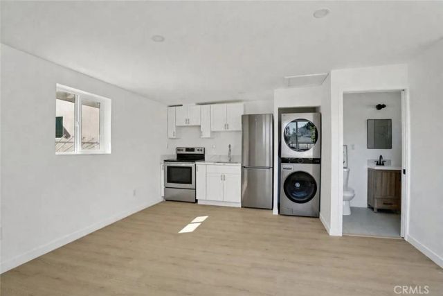 13907 Wyandotte Street, Van Nuys, CA 91405