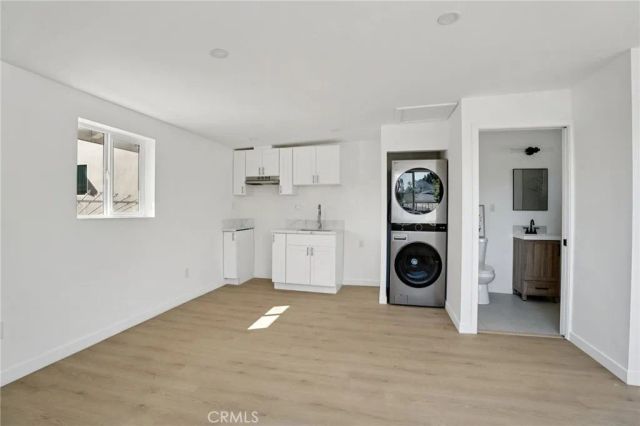 13907 Wyandotte Street, Van Nuys, CA 91405