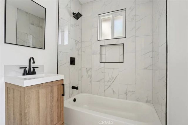 13907 Wyandotte Street, Van Nuys, CA 91405