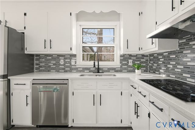 14536 Sir Peyton Dr, Chester, VA 23836